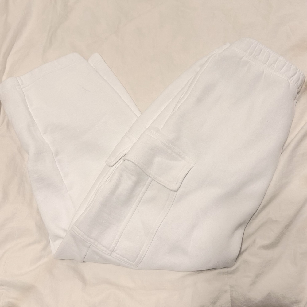 Aritzia white Cargo sweatpants!! Great condition